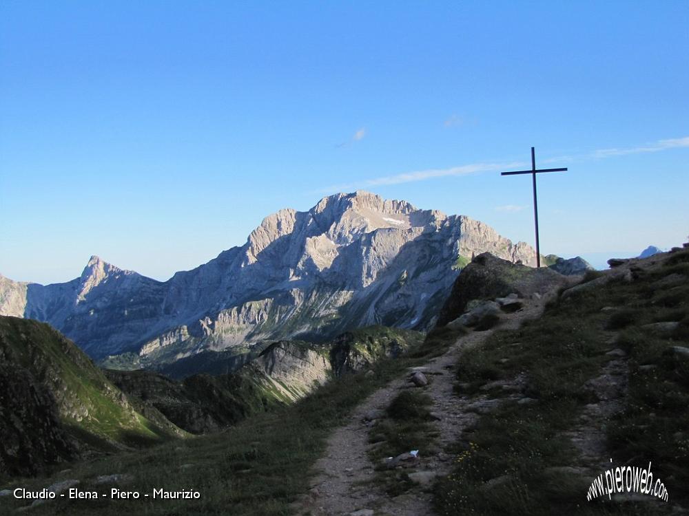 61 Passo di Mezzeno e Arera.JPG